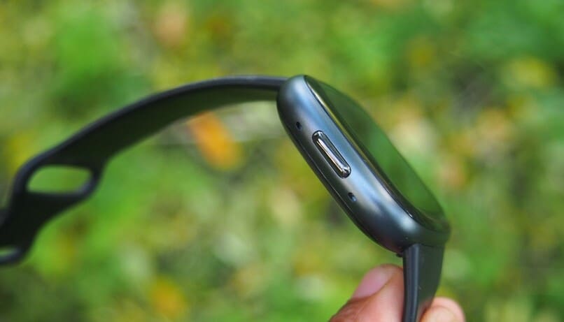 Fitbit Versa 4 returns to its all-time low price of $119.95