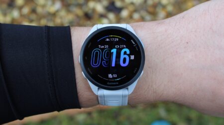 forerunner-165-front-wrist