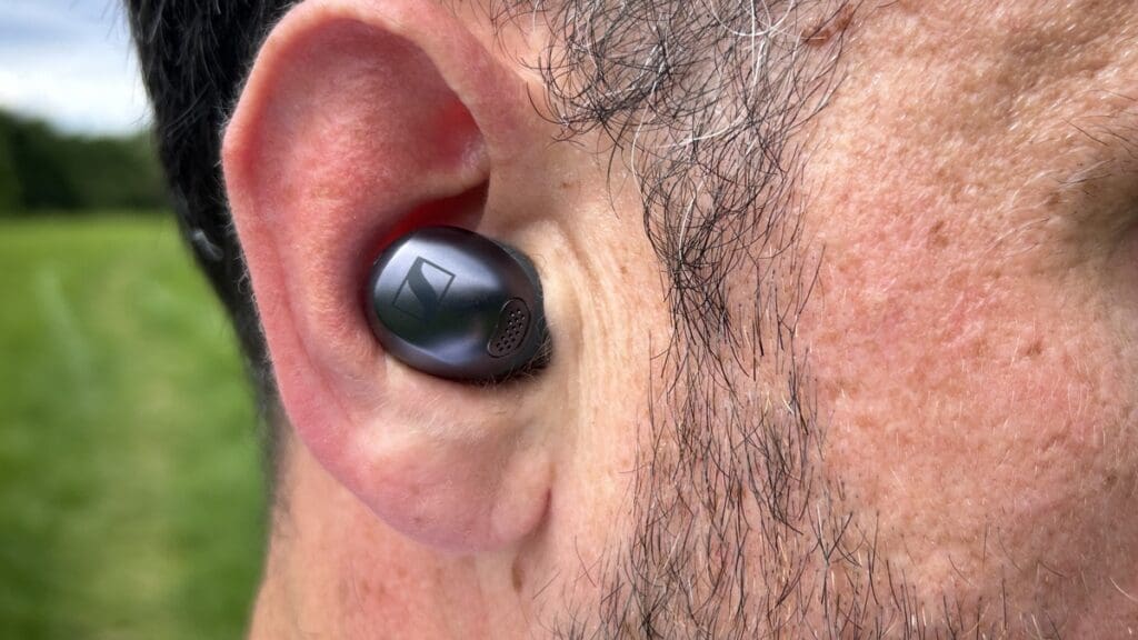 Sennheiser Momentum Sport in ear