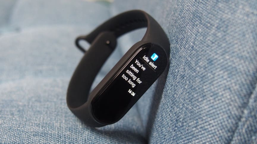 Xiaomi Mi Band 6 v Amazfit Band 5: cheap trackers face-off