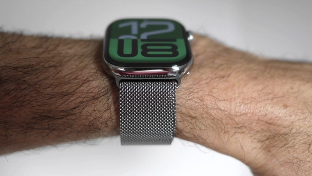 Apple Watch Series 10 titanium