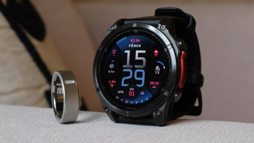 oura-v-garmin-side-on