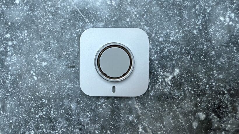 Oura Gen 4 on charging puck