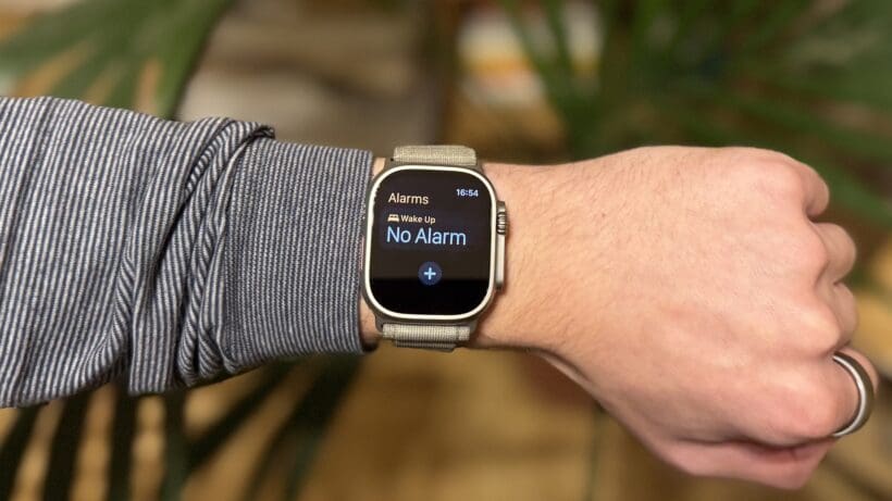 The imperfect solution to separating an iPhone alarm from the Apple Watch