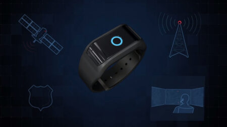RiskBand bracelet sends out SOS call without a phone RiskBand bracelet sends out SOS call without a phone