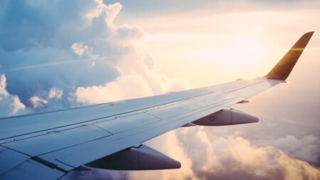 I tried VR therapy to cure my fear of flying