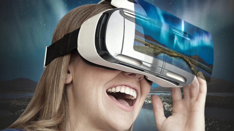 Samsung Gear VR headset now available