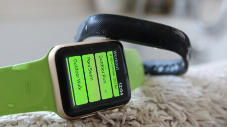 Swimming with Apple Watch Series 2 and Fitbit Flex 2 Swimming with Apple Watch Series 2 and Fitbit Flex 2