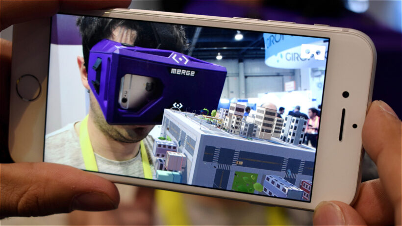 Merge VR’s Holo Cube let me play Minecraft in the palm of my hand