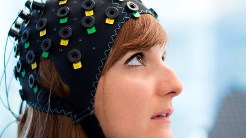 This brain-reading cap lets locked-in syndrome patients have conversations