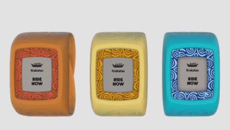 Universal unveils TapuTapu wearable to help guests avoid queues