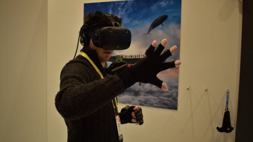 HTC confirms release date for Vive Tracker and Deluxe Audio Strap