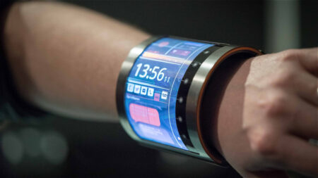 FlexEnable's wristable is a chunky, funky screen that wraps around your arm