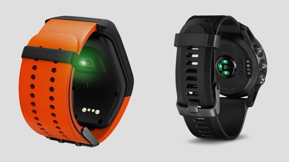 TomTom Adventurer v Garmin Fenix 3