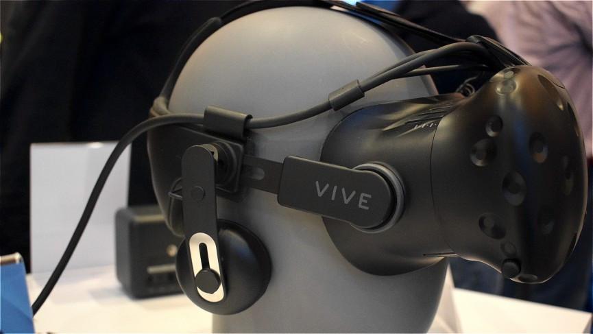 HTC confirms release date for Vive Tracker and Deluxe Audio Strap