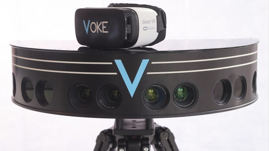 Wearable tech at NYFW 2017: Data dresses, LEDs, NFC and VR fashion shows