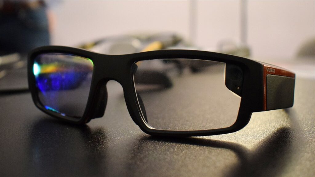 Trying Vuzix Blade 3000, the smartglasses for work and play