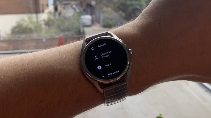 How to reset a Wear OS smartwatch: Restore order with a hard factory reset