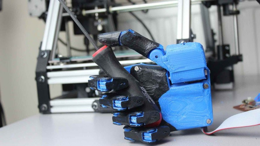 Graphene’s next trick: Building artificial skin interfaces and health sensors