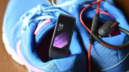 Samsung responds to reports of Gear Fit2 burn complaints