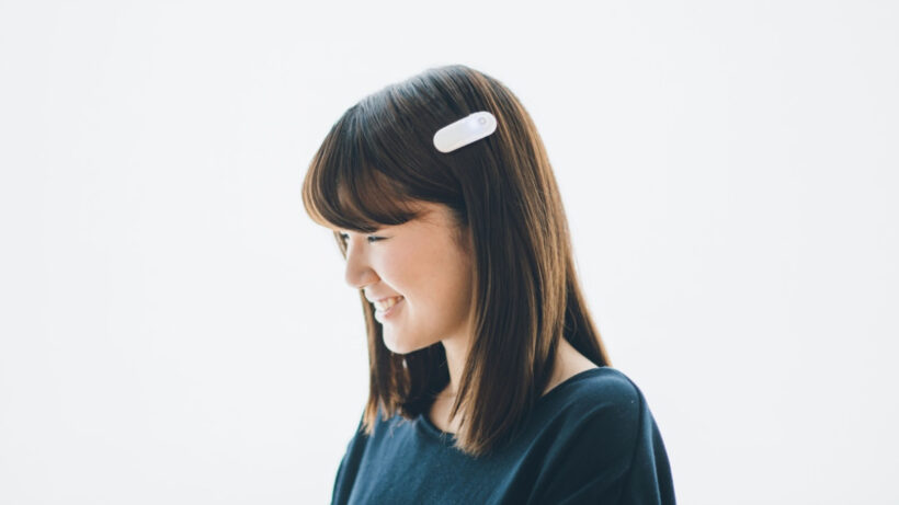 Ontenna smart hair clip will help deaf people sense sound