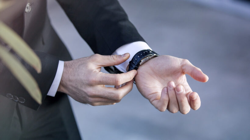 Smart Buckle will turn your regular watch into a smartwatch