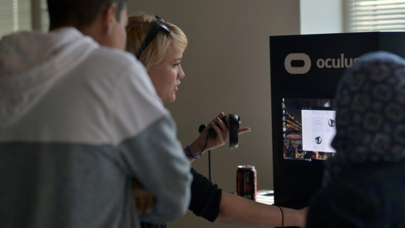 Oculus is making VR free to use by putting Rifts in a bunch of libraries