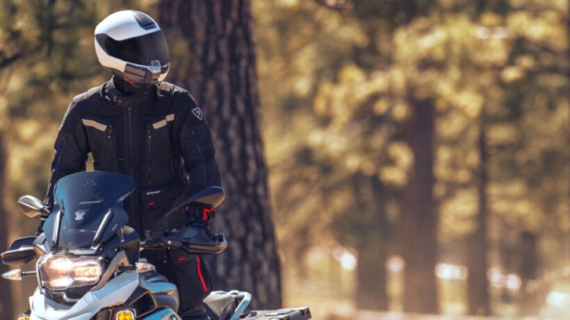 Nuviz HUD ready to ship four years after its crowdfunding campaign