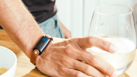 LVL's hydration monitoring wearable is delayed until summer 2018