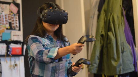 HTC cuts the price of its Vive VR headset package by $200