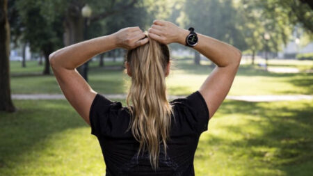 Bye bye basic wearables, the smart wearables are taking over