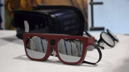 Samsung blinded me at CES, then the Relúmĭno glasses helped me see Samsung blinded me at CES, then the Relúmĭno glasses helped me see