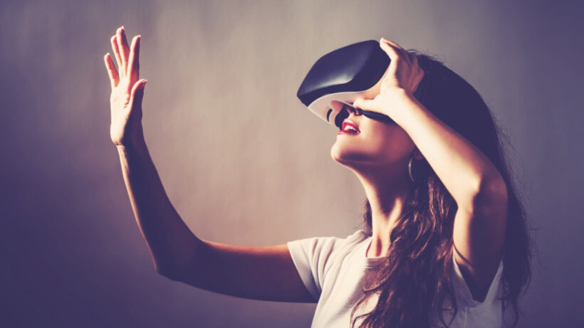 Analysing the deeper context behind stock images of people in VR