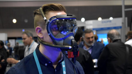 ODG’s oxygen mask has an AR display to help save pilots’ lives ODG's oxygen mask has an AR display to help save pilots' lives