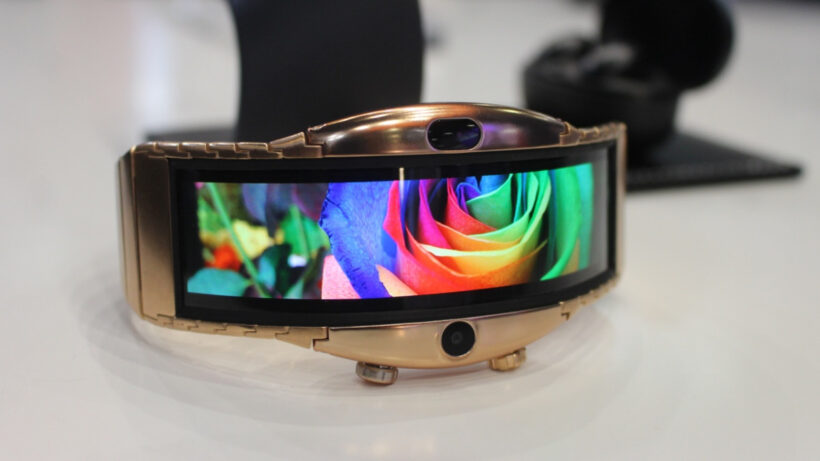 Nubia Alpha first look: A bonkers bendy smartwatch that’s not actually that bendy