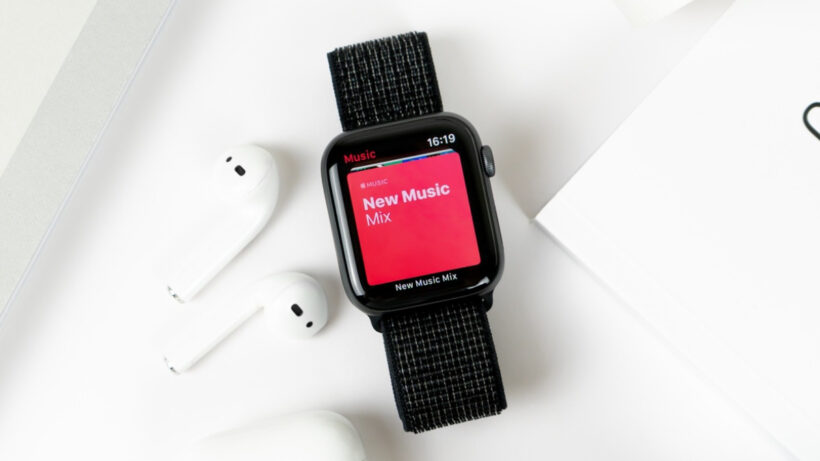 Apple launches free Apple Watch repair program for cracked screens