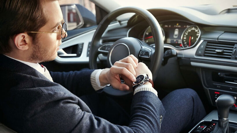 We’re not surprised smartwatches distract drivers more than smartphones