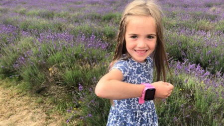 VTech Kidizoom DX2 review: fun but too bulky for kids