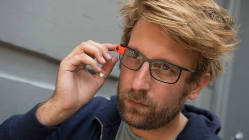 Eric Schmidt: Google Glass isn’t dead