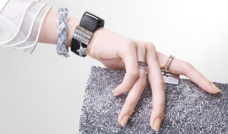 Samsung lines up fashion brands to take on Apple Watch