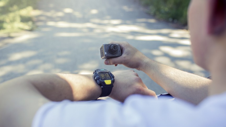 EE launches pay monthly Action Cam that livestreams over 4G