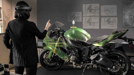 Microsoft is offering $500,000 in prizes for new HoloLens ideas Microsoft is offering $500,000 in prizes for new HoloLens ideas