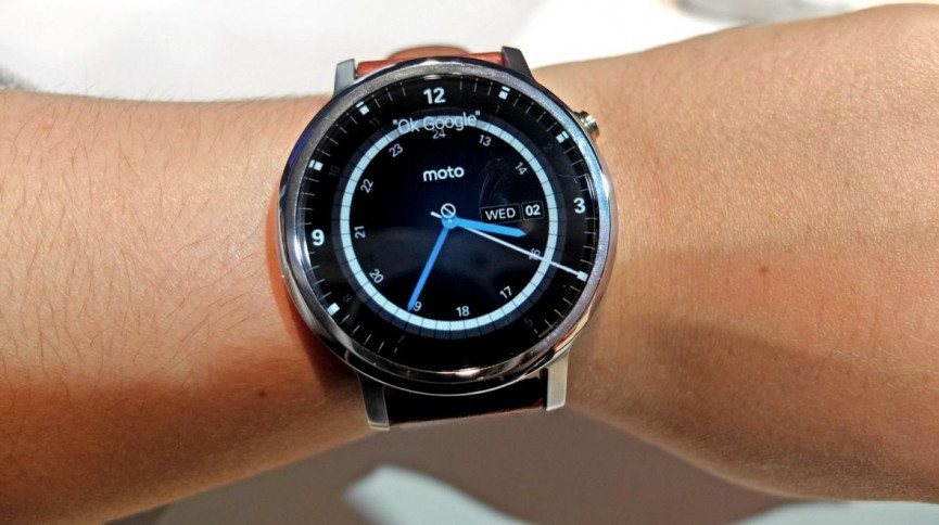 ​Moto 360 v Apple Watch: The big beasts of the smartwatch war go head-to-head
