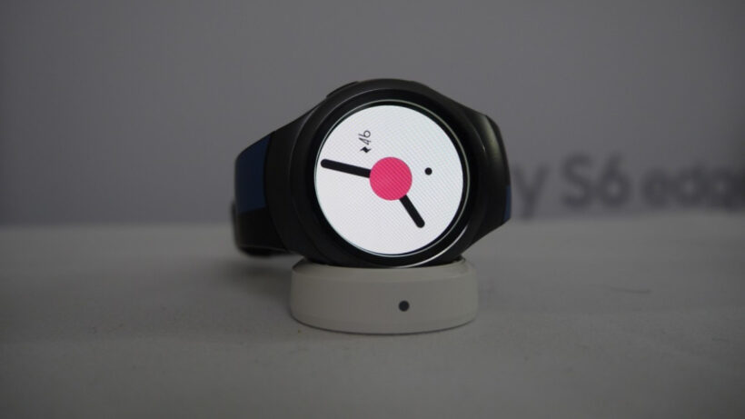 Samsung wants to open up the Gear S2 to iPhone users, but that won’t be so easy