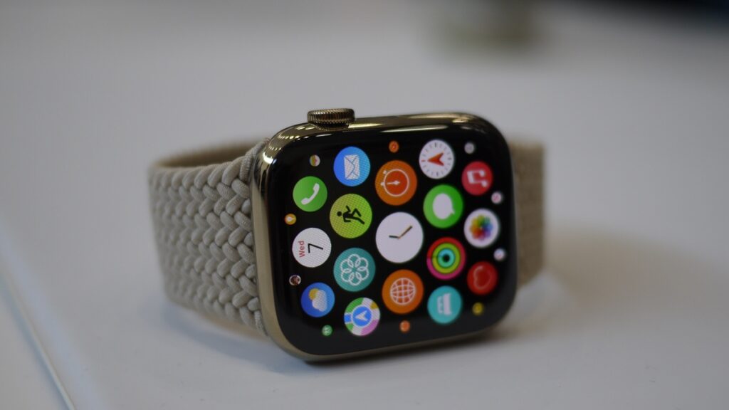 7260 wearable tech news set up your apple watch the first five things you should do image2 3kr6cmlkje.jpg