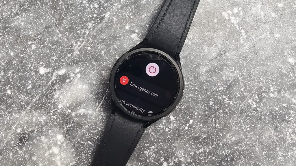 How to turn on/off Samsung Galaxy Watch photo 1