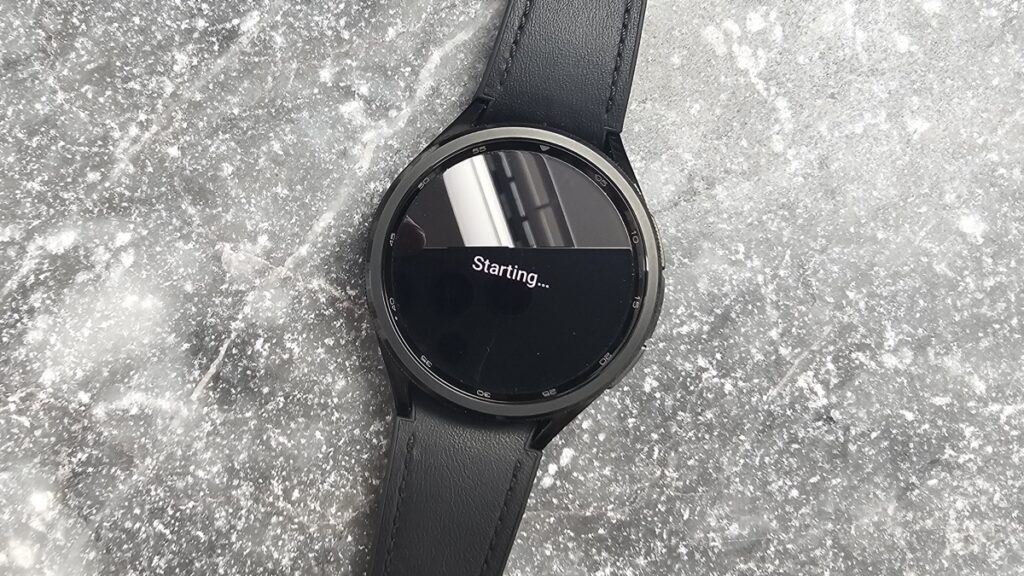 How to turn on/off Samsung Galaxy Watch photo 4