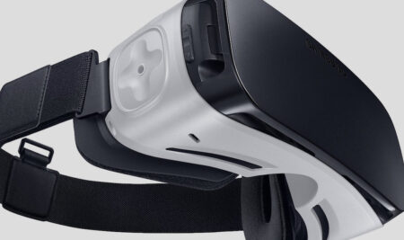 Samsung Gear VR hits UK stores for £80