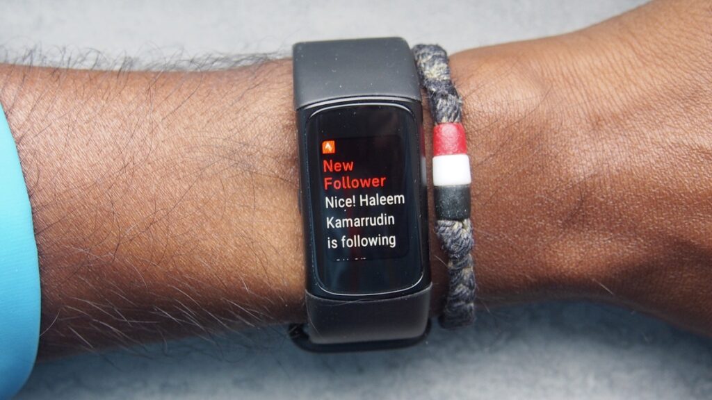 Xiaomi Smart Band 8 Pro vs. Fitbit Charge 6: Pick the best fitness tracker for your needs photo 3