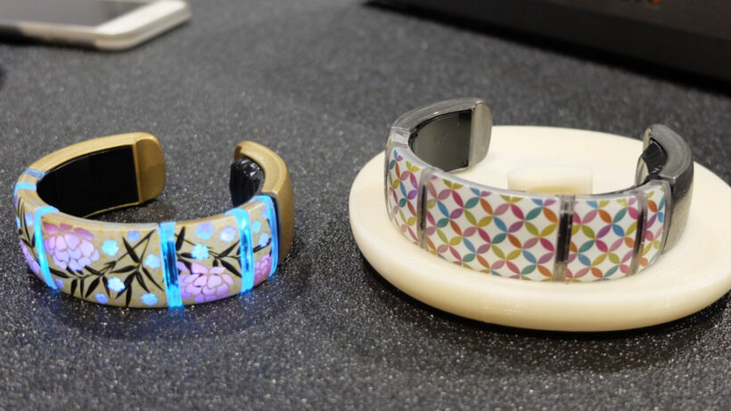 Gemio: Smart bracelet light messages are the new Snapchat